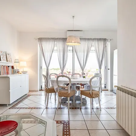 Attique With Terraces & Lovely Veranda Appartement